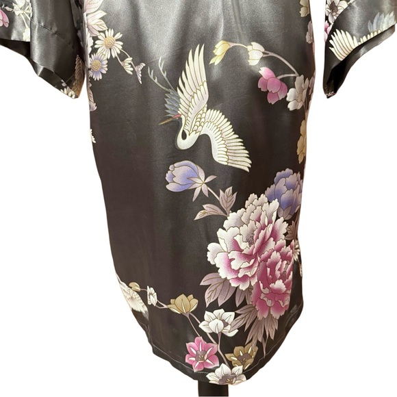 NWT Kim+Ono Chrysanthemum Floral And Crane Short Robe - Picture 7 of 11